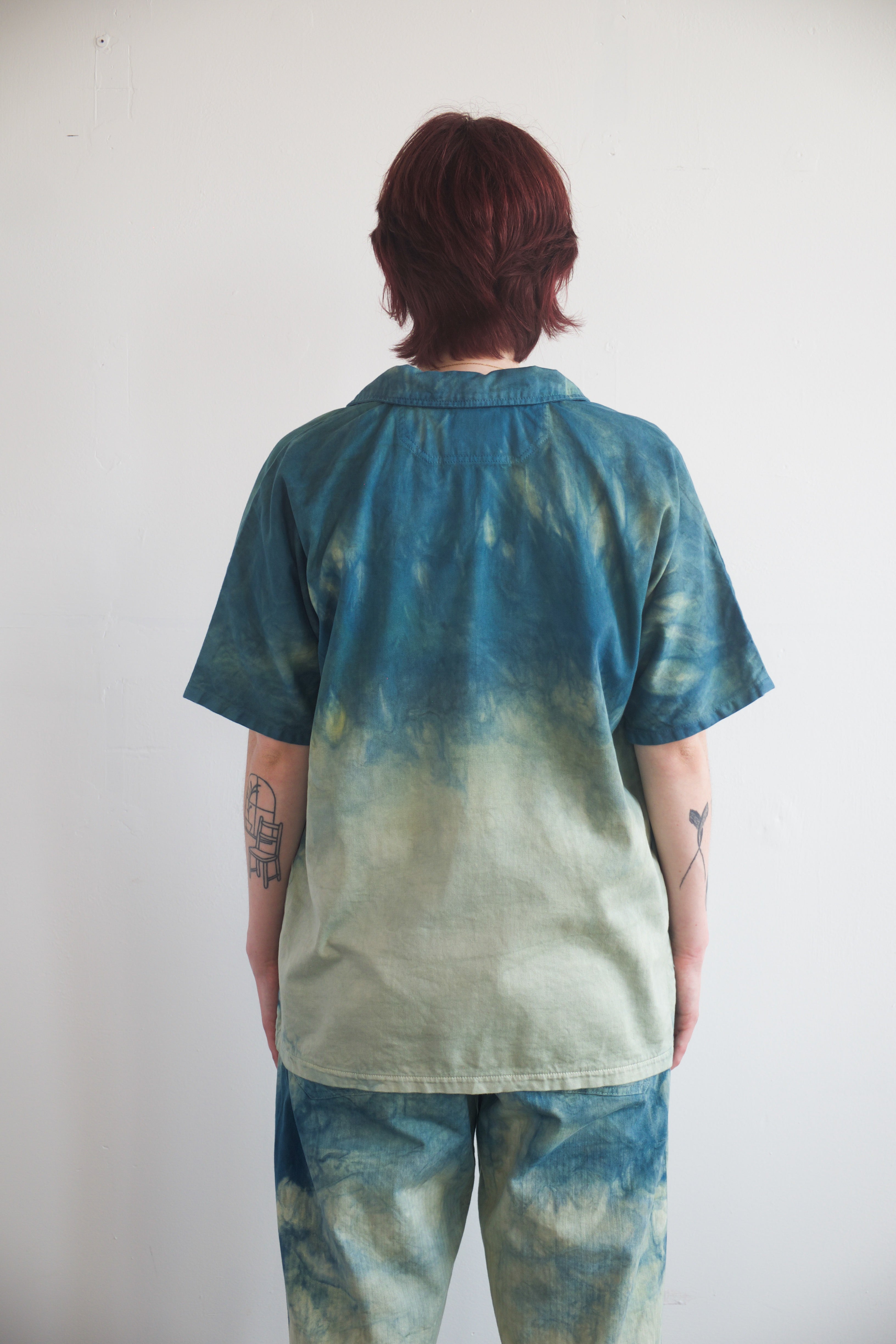 2-Pocket SS Cove Shirt in Natural Indigo Ocean Shibori 5oz Organic Cotton Broken Sateen