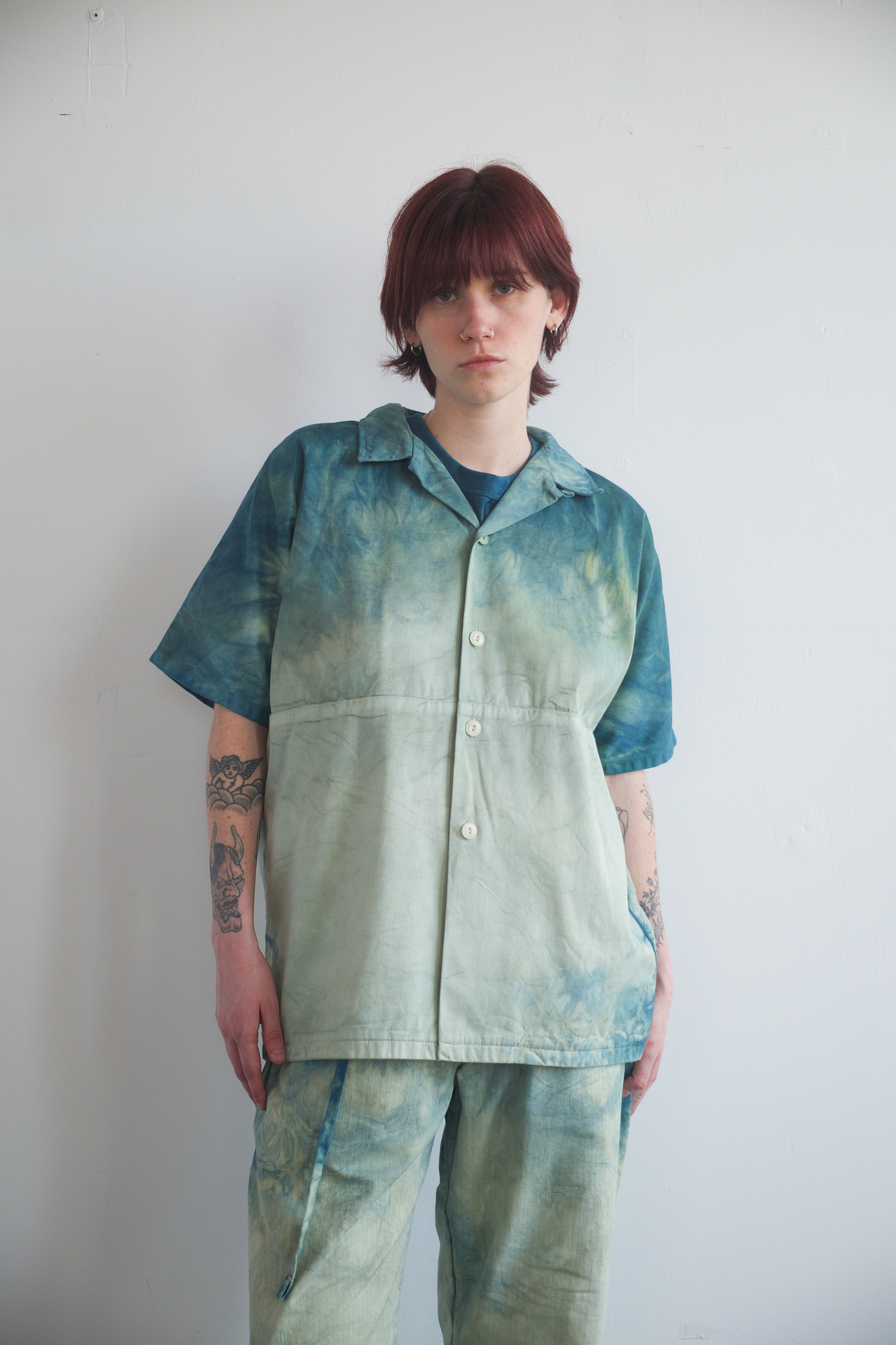 2-Pocket SS Cove Shirt in Natural Indigo Ocean Shibori 5oz Organic Cotton Broken Sateen